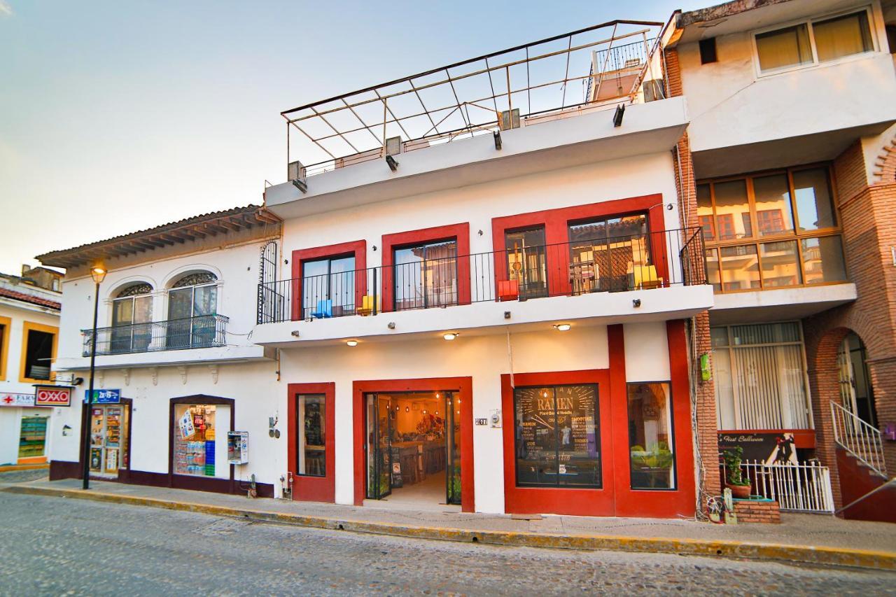 Hostal Ten To Ten Пуерто Валярта Екстериор снимка