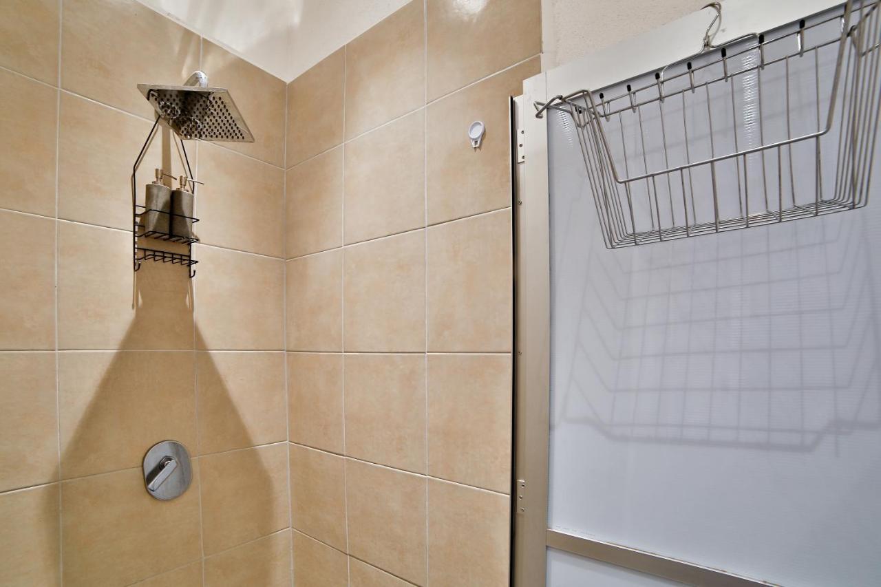 Hostal Ten To Ten Пуерто Валярта Екстериор снимка